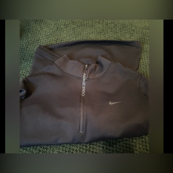 Peloton Nike with Peloton Nikepro  dri-fit long sleeve top host pick - Picture 4 of 13